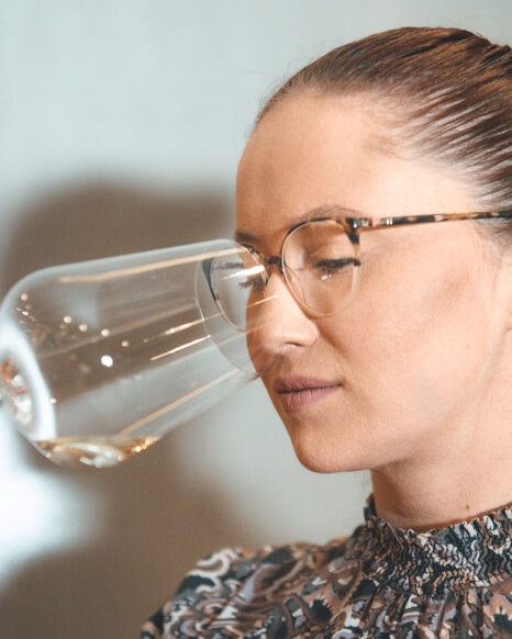 Alkoholfreie Sterneküche Anne-Helene Herpers riecht in Glas